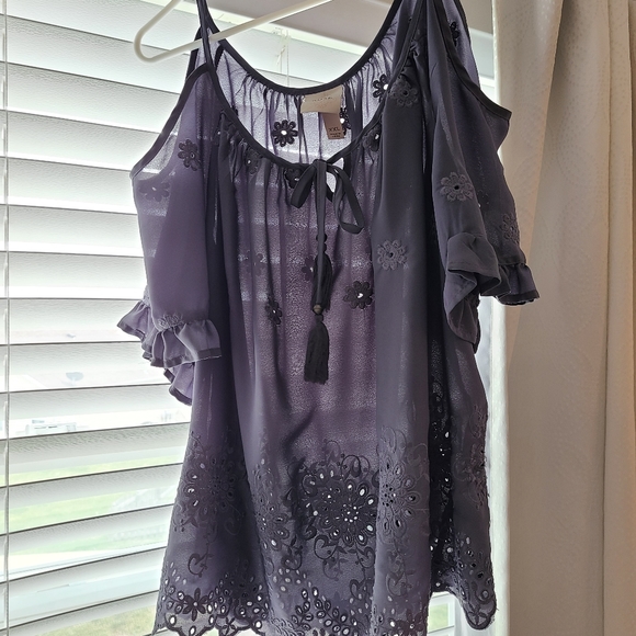 Off Shoulder Blouse - Picture 1 of 3